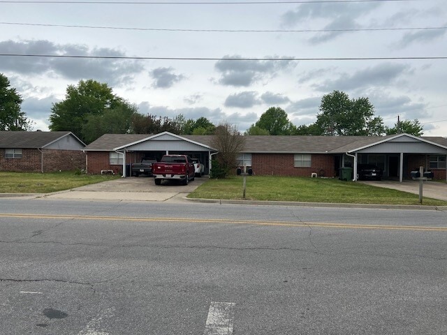 property at 1416 W Persimmon St
