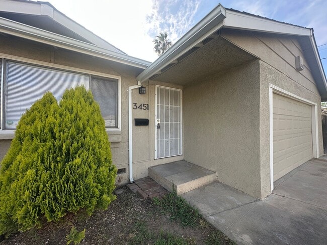 3451 Jupiter Dr in Sacramento, CA - Building Photo - Building Photo