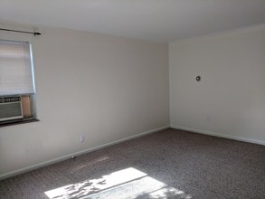 716 S Ft Thomas Ave, Unit 1 in Fort Thomas, KY - Foto de edificio - Building Photo