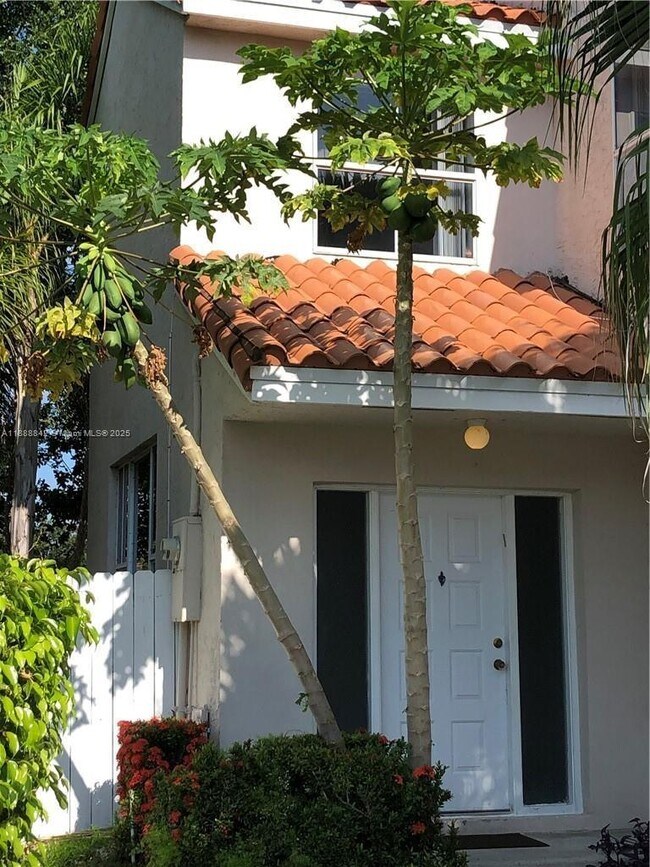 3290 N 37th Terrace in Hollywood, FL - Building Photo - Building Photo
