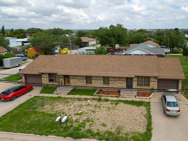 115 E 18th St in Big Spring, TX - Building Photo - Building Photo