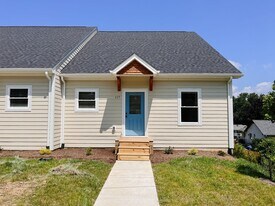 117 Mt Tabor Rd in Blacksburg, VA - Building Photo