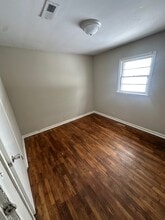 1066 Alton Station Rd in Lawrenceburg, KY - Foto de edificio - Building Photo