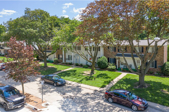 Southgate Townhomes in Flint, MI - Foto de edificio - Building Photo