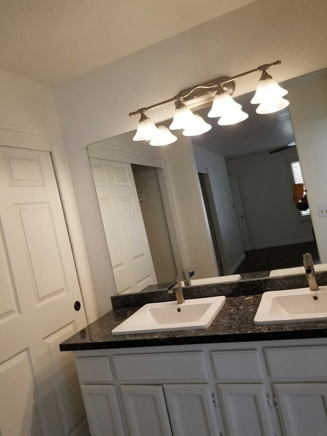10121 Greenleaf Rd in Spring Valley, CA - Building Photo - Building Photo