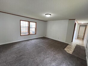 1015 27th St SE in Minot, ND - Building Photo - Building Photo