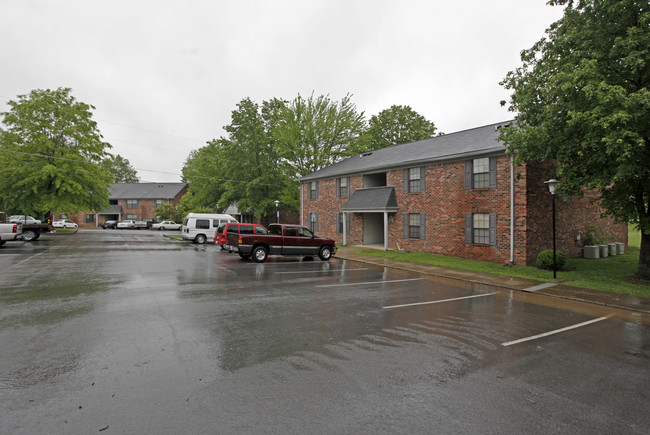 Bluff Trace Apartments in White Bluff, TN - Building Photo - Building Photo