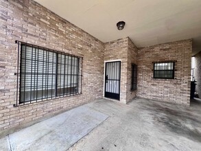 2600 E San Jose St in Laredo, TX - Building Photo - Building Photo