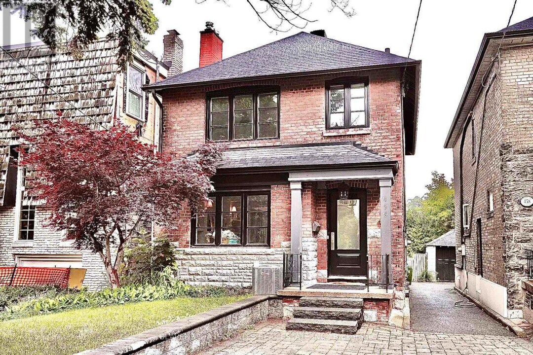 456 Roehampton Ave in Toronto, ON - Building Photo