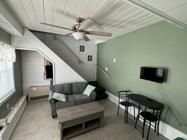 442 York St, Unit B