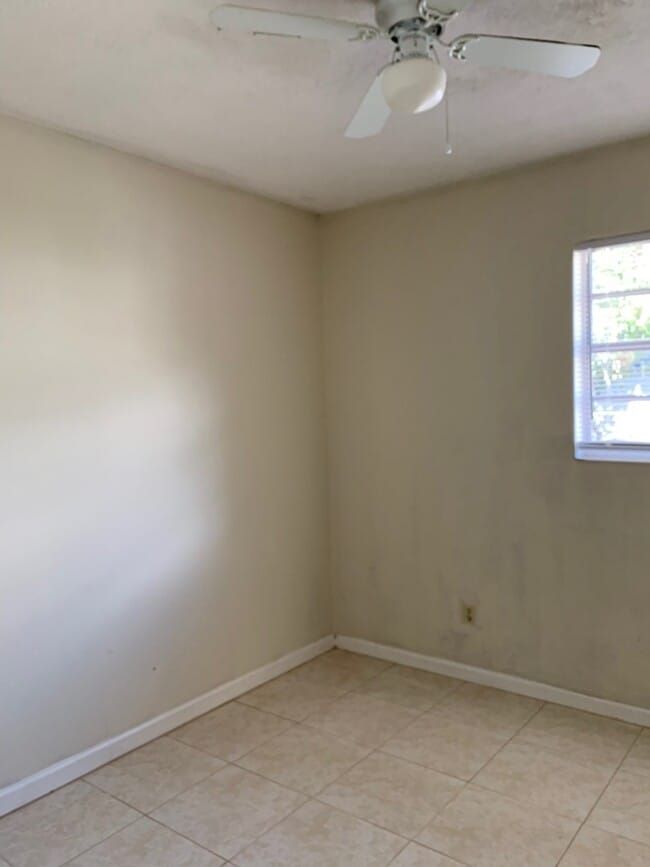 3502 Lindell Ave in Tampa, FL - Building Photo - Building Photo