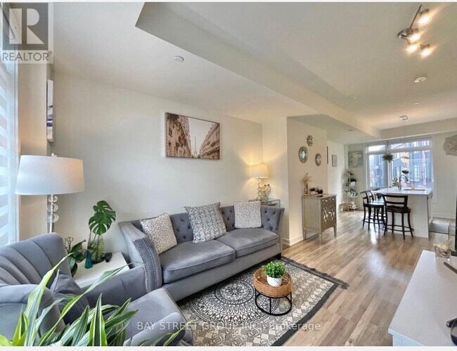370 G Red Maple Rd in Richmond Hill, ON - Building Photo - Building Photo