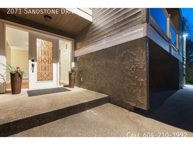 2071 Sandstone Dr in Abbotsford, BC - Building Photo - Building Photo