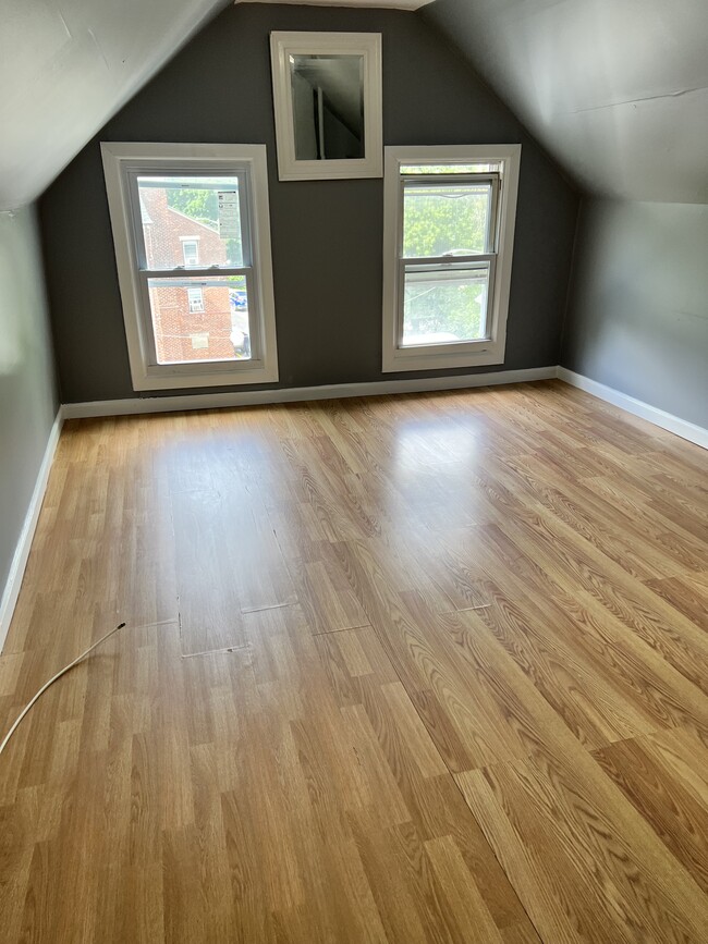 478 Lincoln Pl, Unit It’s a room not apt
