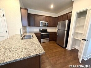 10311 Lynwood Crk in San Antonio, TX - Building Photo - Building Photo