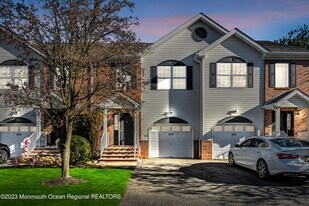 204 Finch Ct in Englishtown, NJ - Building Photo