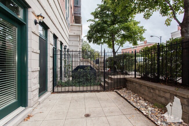 2017 N Lincoln Ave, Unit F in Chicago, IL - Building Photo - Building Photo