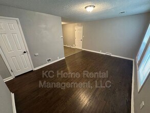 7705 E 113th St in Kansas City, MO - Building Photo - Building Photo