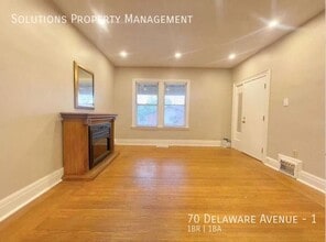 70 Delaware Ave in Hamilton, ON - Building Photo - Building Photo
