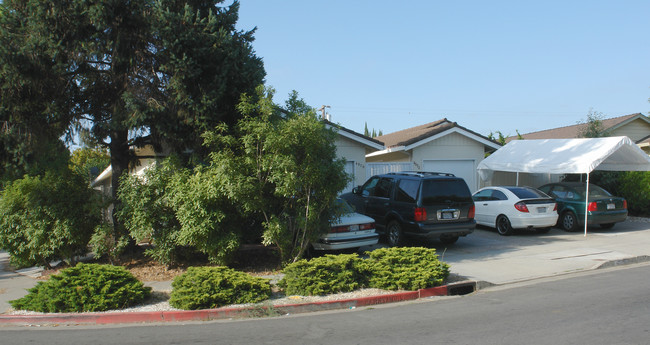 4070-4072 Barrymore Dr in San Jose, CA - Building Photo - Building Photo