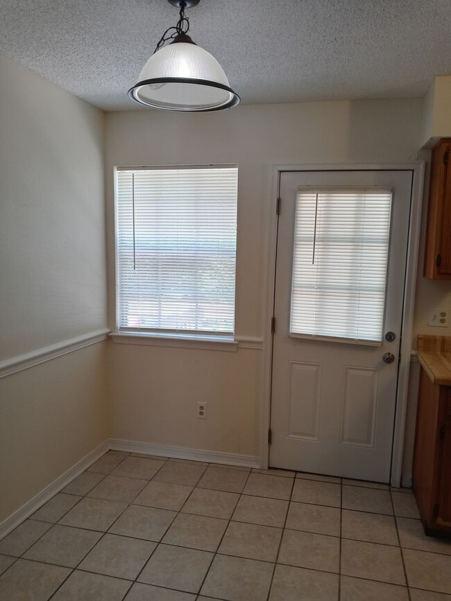 501 S Edgewood Cir in Pensacola, FL - Building Photo - Building Photo
