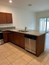 9332 W 33rd Ln in Hialeah, FL - Building Photo - Building Photo