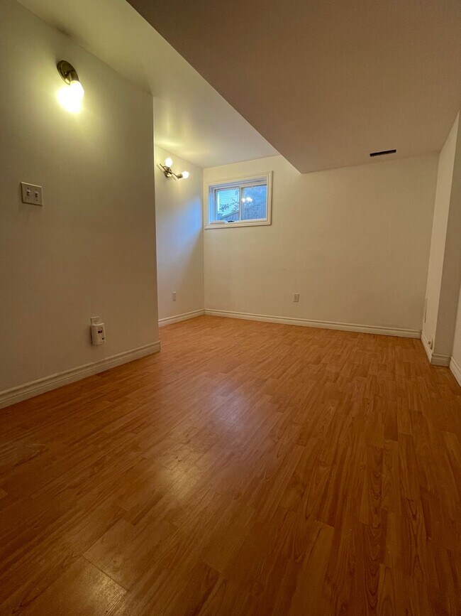 169 Clair Rd W in Guelph, ON - Building Photo - Building Photo