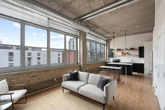 property at 521 S 7th St