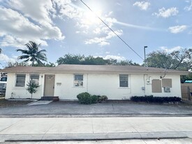 106 NE 2nd Ave in Hallandale Beach, FL - Building Photo