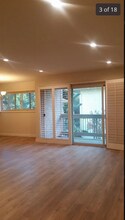 4642 Park Granada, Unit 163 in Calabasas, CA - Foto de edificio - Building Photo