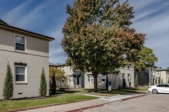 Everly Apartments on Cherry Street in Tulsa, OK - Building Photo - Building Photo