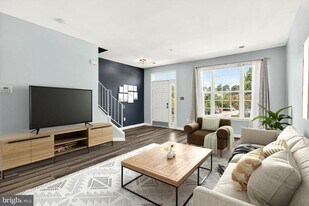 8605 Willow Leaf Ln in Odenton, MD - Building Photo