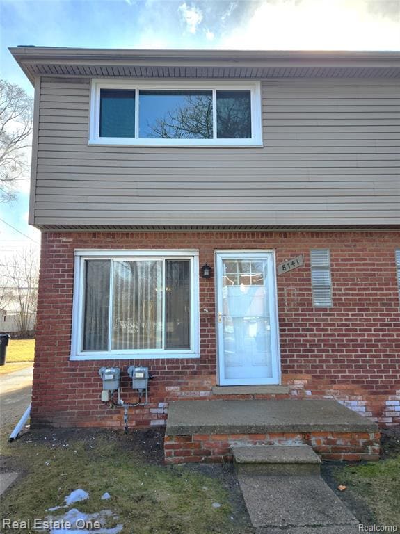 8741 W Nine Mile Rd in Oak Park, MI - Building Photo - Building Photo