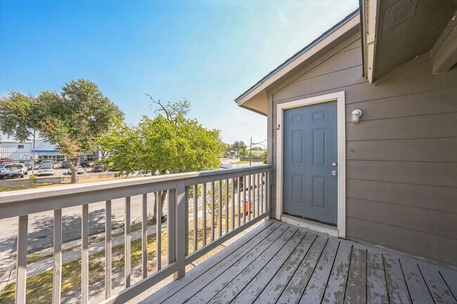 Room in Duplex on Park Plaza Dr in Austin, TX - Foto de edificio - Building Photo