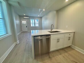 1108 Freyburg St-Unit -1108 Freyburg Fl 1 in Pittsburgh, PA - Building Photo - Building Photo