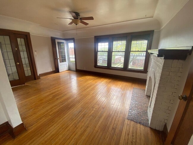 2259 N 72nd St in Wauwatosa, WI - Building Photo - Building Photo