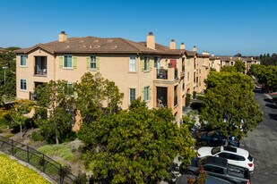 Carmel Pointe in San Diego, CA - Building Photo