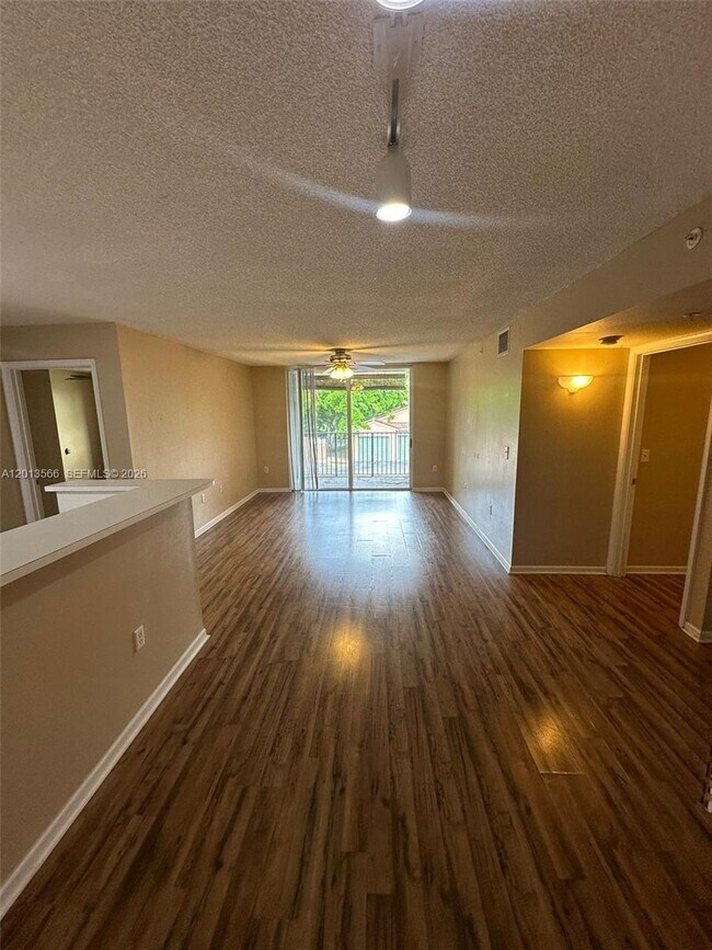 4828 N State Rd 7 in Coral Springs, FL - Building Photo - Building Photo