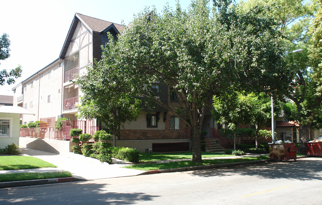 366 W California Ave in Glendale, CA - Building Photo