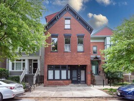 1247 W Wellington Ave in Chicago, IL - Building Photo