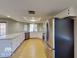 19028 N 7th Dr in Phoenix, AZ - Foto de edificio - Building Photo