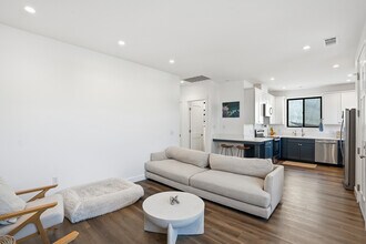 259 Almond St in San Luis Obispo, CA - Building Photo - Building Photo