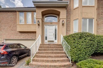 148 Panther Valley Ct in Holmdel, NJ - Building Photo - Building Photo