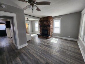 432 48th St in Moline, IL - Foto de edificio - Building Photo