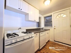 727 W Barry Ave in Chicago, IL - Building Photo - Building Photo