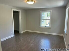 328 Bank St in Harwich, MA - Building Photo