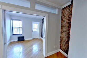 279 E 10th St, Unit 15 in New York, NY - Foto de edificio - Building Photo