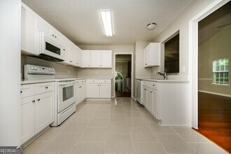 1038 Hampton Rd in Hampton, GA - Building Photo - Building Photo