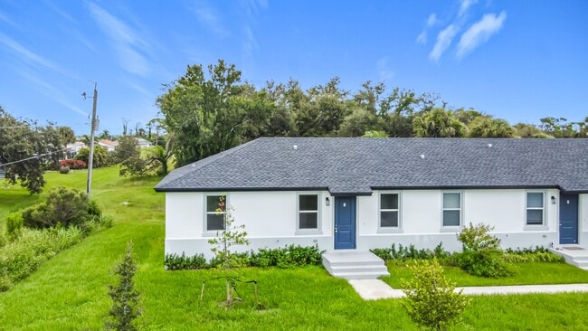 property at 260 Rotonda Blvd W