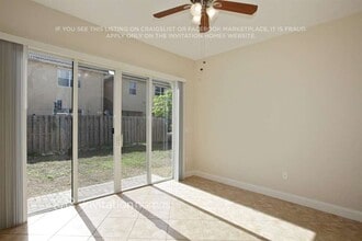 859 SW 155th Ct in Miami, FL - Foto de edificio - Building Photo